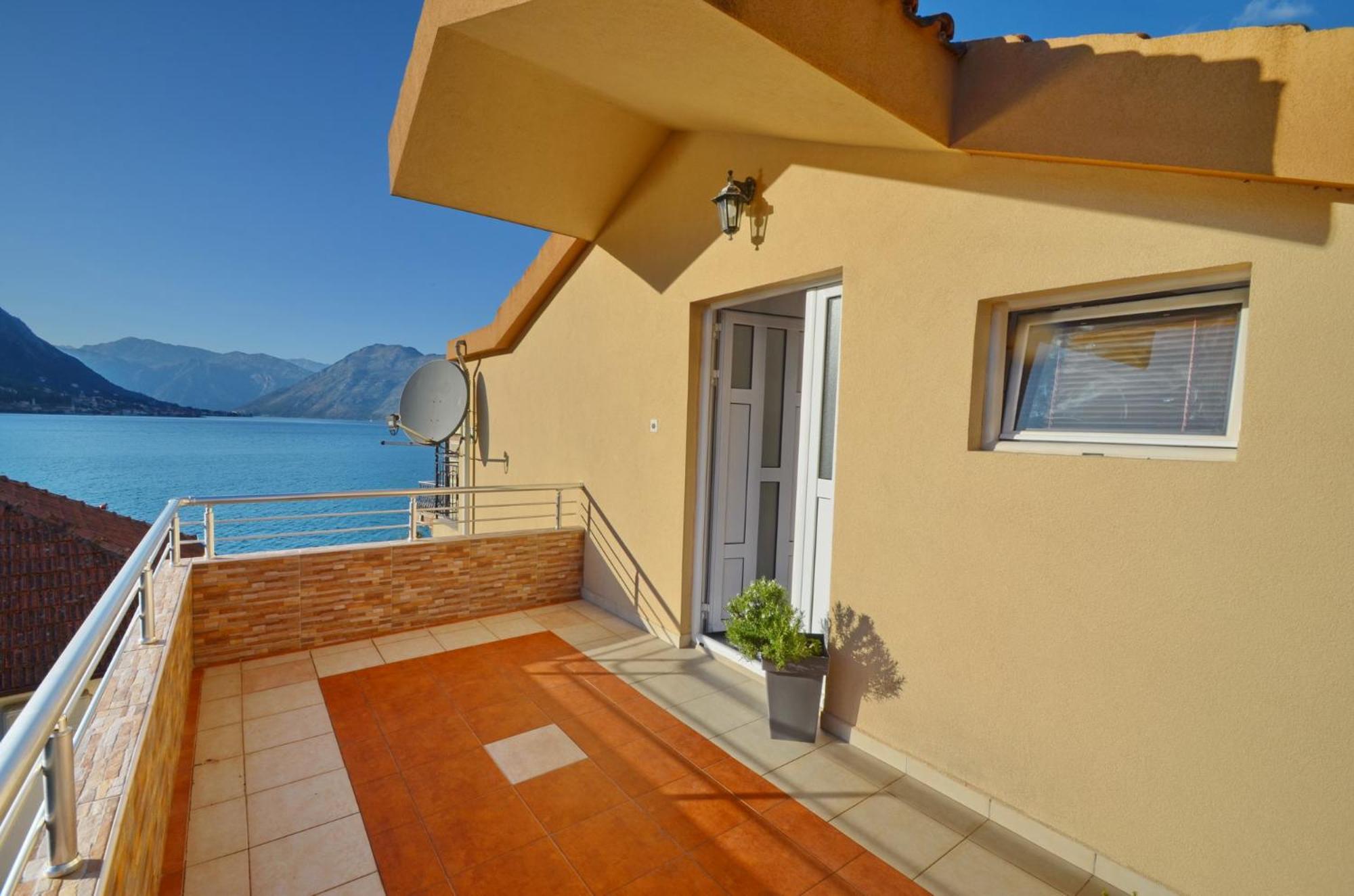 Apartment The Sea Coast โกตอร์ ภายนอก รูปภาพ